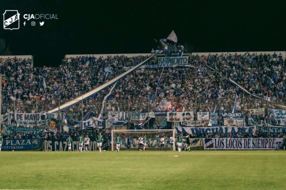 Salteños le vieron la cara a los hinchas de Juventud Antoniana: hicieron una fortuna con entradas falsas