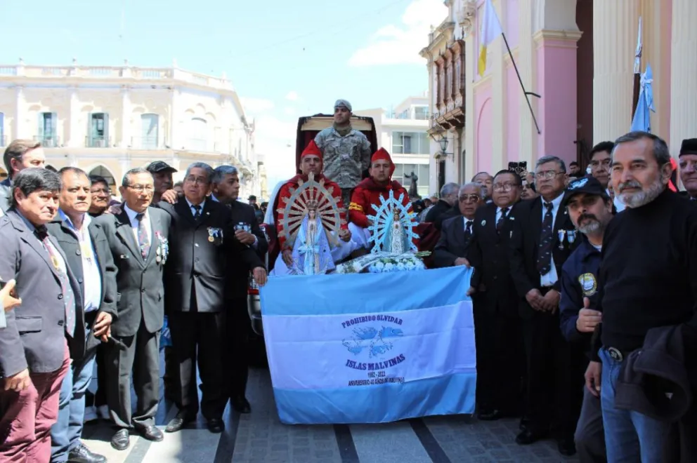 A pura emoción, Salta recibió a la Virgen de Luján que acompañó a nuestros soldados en Malvinas