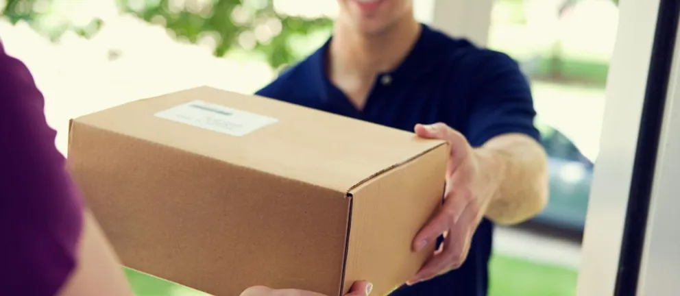 Se reduce el monto para compras en el exterior con el sistema puerta a puerta