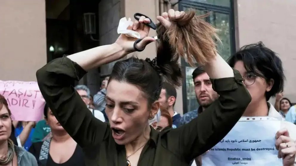 La Policía de Irán lleva más de 60 asesinatos contra mujeres que se manifiestan por el homicidio de Masha Amini 