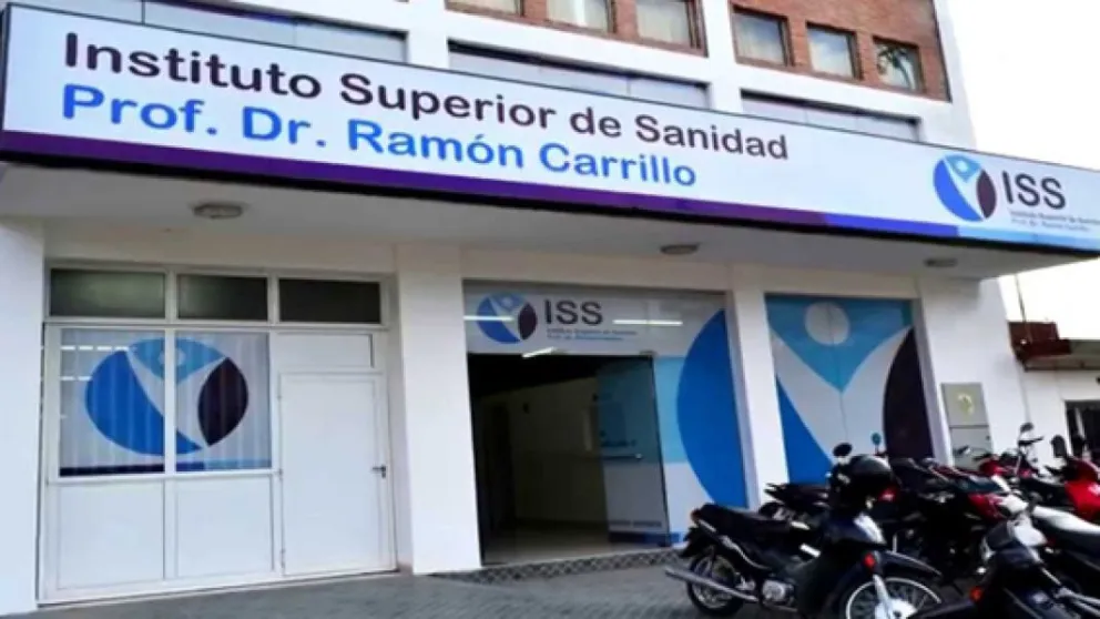 Estudiantes del Instituto Ramón Carrillo se movilizaron ante los aumentos de cuota
