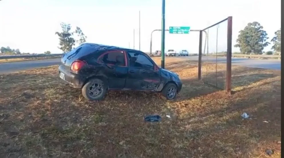 Importante accidente: el auto habría tenido un desperfecto mecánico