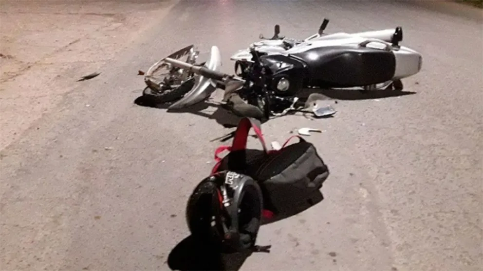 Terrible accidente: un joven perdió el control de su vehículo y así fue como terminó