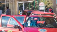 Taxistas en estado de alerta: no ganan lo suficiente como para mantener sus unidades