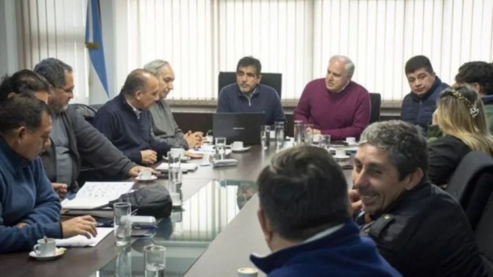 Docentes acordaron un aumento salarial del 93%