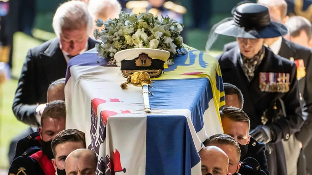 Conocé con qué pertenencias fue enterrada la reina Isabel II
