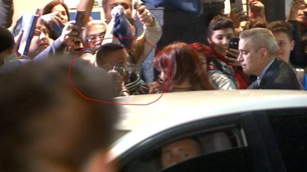 Atentado contra Cristina Kirchner: mirá como reaccionó Sabag Montiel cuando estuvo con los peritos