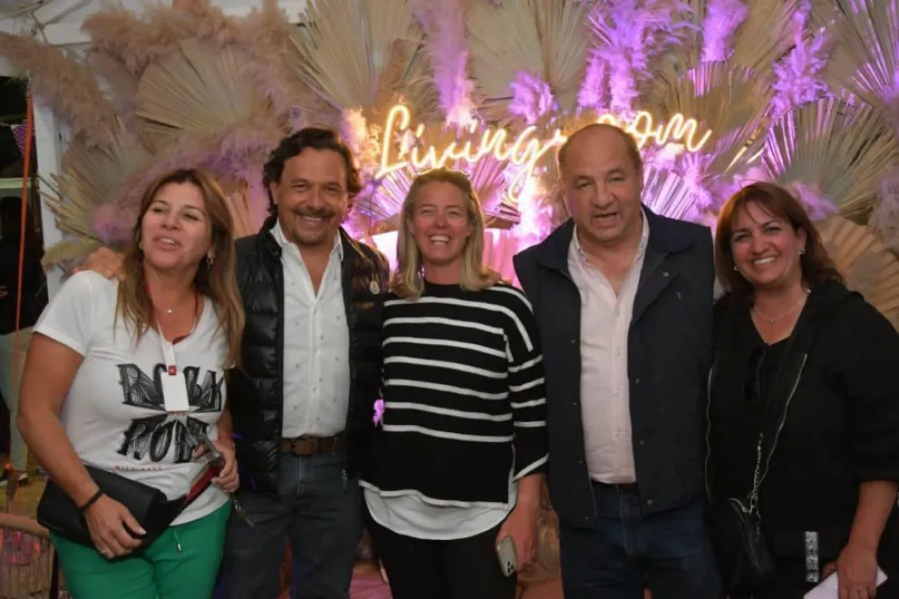 El Gobernador Gustavo Sáenz recorrió la feria Potencia Emprende
