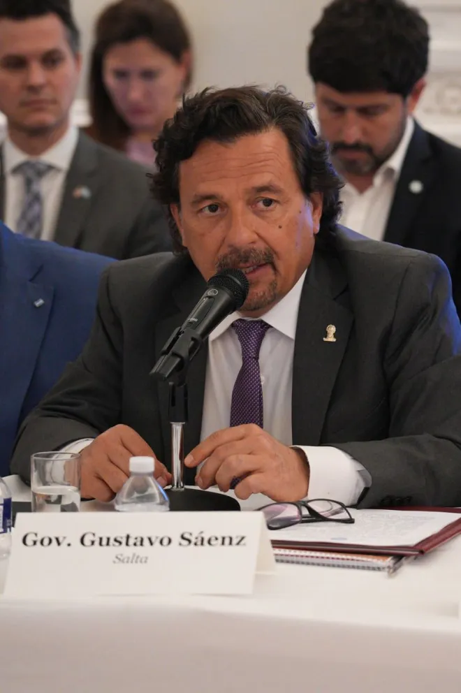 Gustavo Sáenz estuvo junto a los ejecutivos de Fortuna Silver Mines Inc