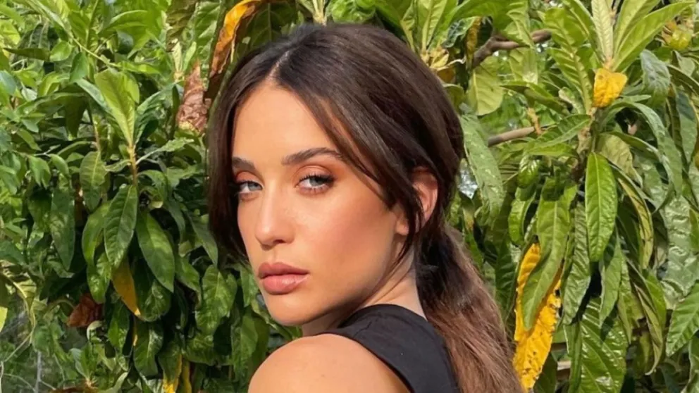 María Pedraza aturde con su belleza frente al espejo y se lleva todas las miradas