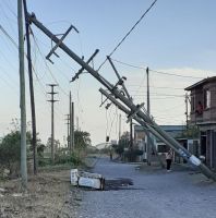 El viento causó estragos en Salta: cientos de familias aún no tienen luz ni agua
