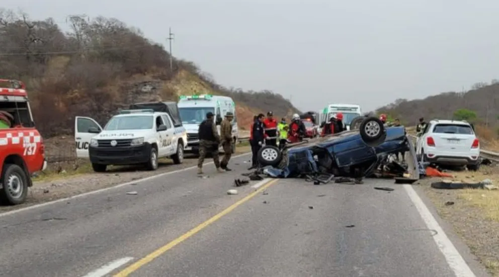 Violento accidente tiene como saldo al menos cuatro fallecidos