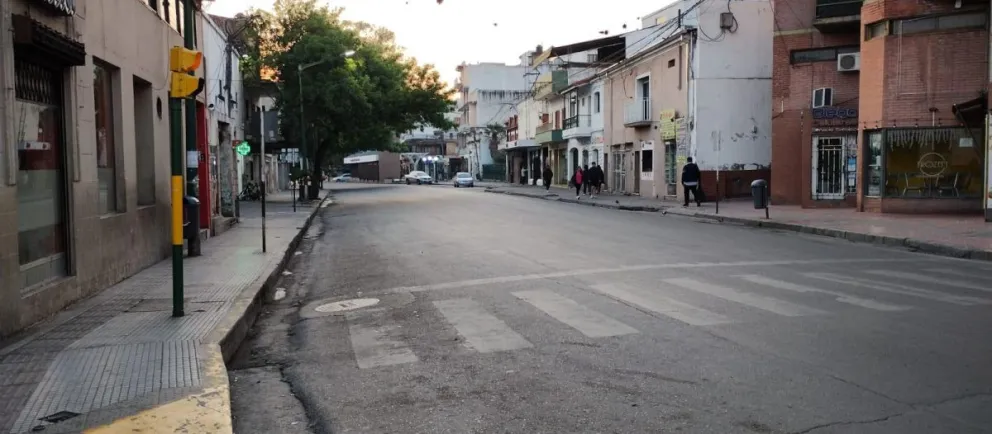 El paro de colectivos dejó al centro "desierto": cientos de personas perdieron un día de trabajo