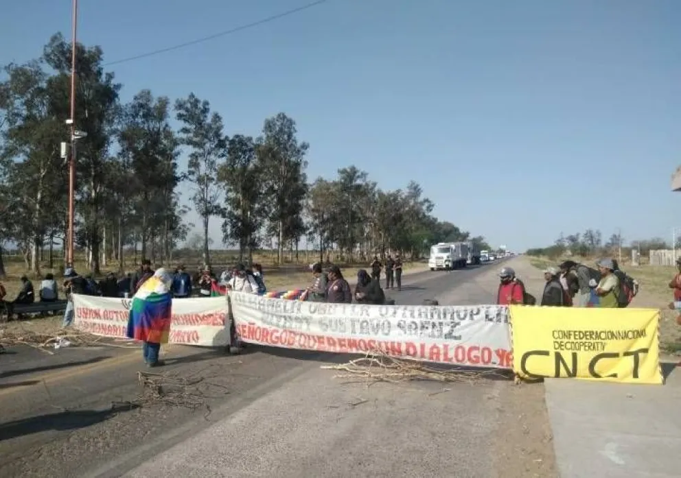 Comunidades originarias marchan hacia Grand Bourg: no piensan parar hasta ser "escuchados"