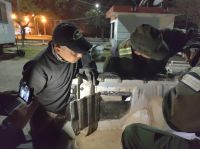 Gendarmes encontraron a dos bolivianos transportando más de 100 kilos de cocaína