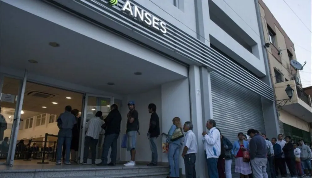 Motosierra en ANSES Salta: echaron a doce jefes 