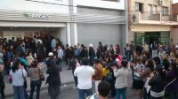 Nuevo IFE: decenas de salteños acamparon en la oficina de ANSES para intentar inscribirse