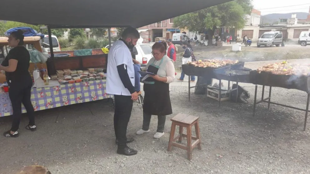 Fuerte operativo de los inspectores municipales para desarticular comercios ilegales
