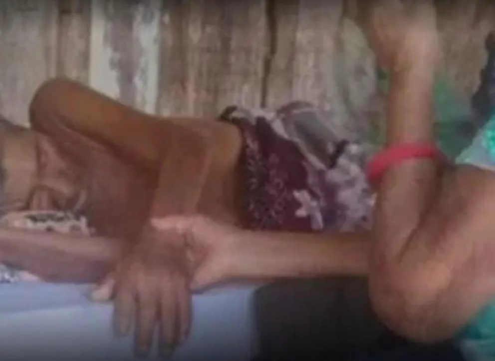 A la gente solo la ayuda la gente: Un salteño olvidado en la pobreza es asistido por sus vecinos