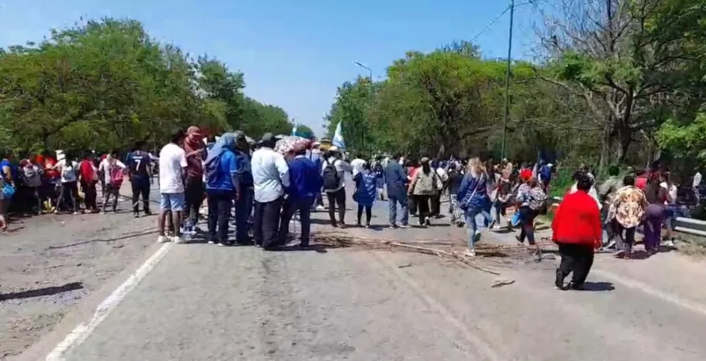 Cortes en la ruta 34 en reclamo por un mejor servicio de salud para los vecinos del norte