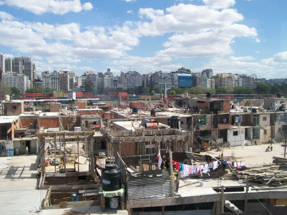 El senado aprobó la ley para prohibir desalojos en barrios populares