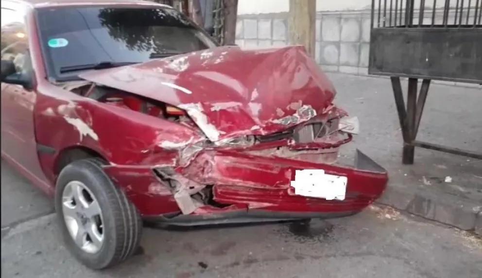 Terrible accidente: manejaba borracho, no frenó y se llevó un vehículo por delante