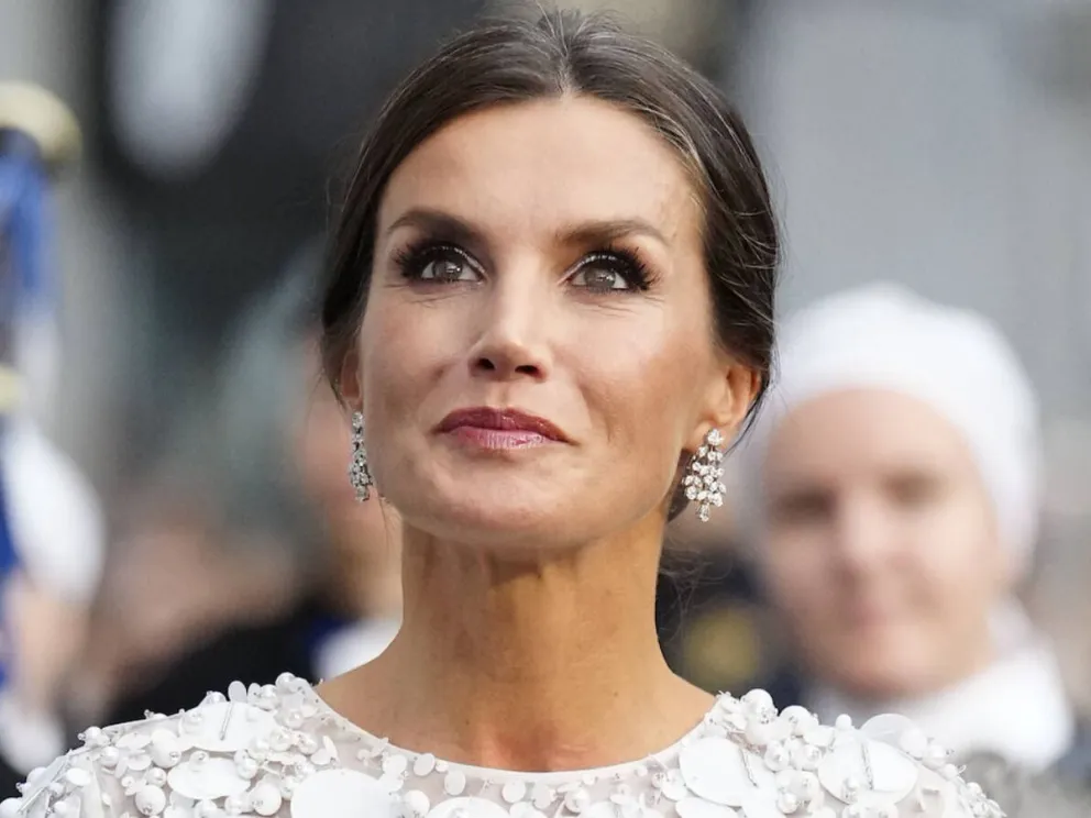 Así es como Letizia Ortiz logra agrandar y levantar aún más la mirada