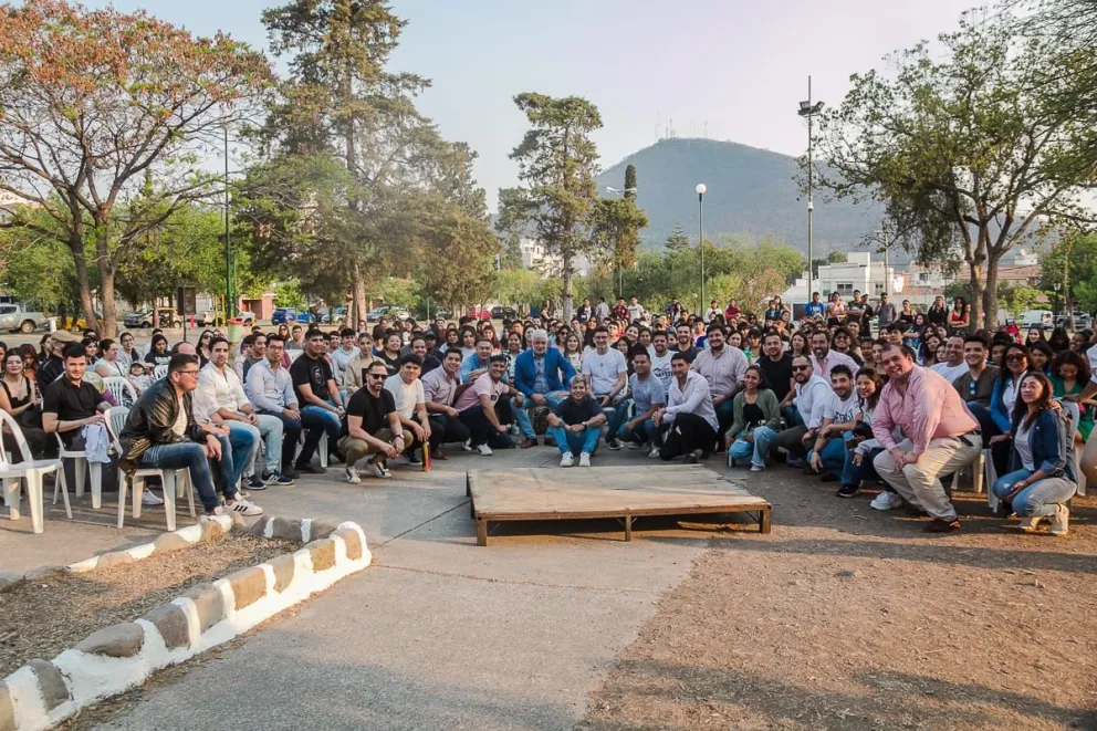 El futuro está en manos de los jóvenes: cientos de salteños participaron del primer encuentro de la Juventud