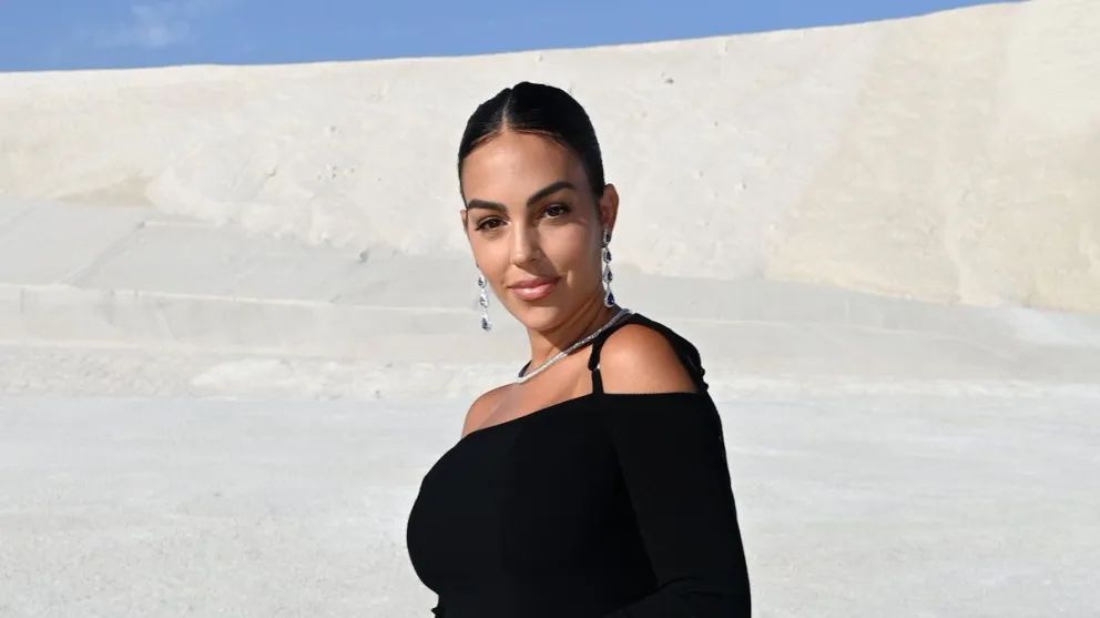 Georgina Rodríguez acelera corazones con peligroso posado 