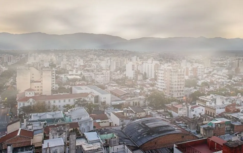 Rige la alerta por baja visibilidad por el humo proveniente de Bolivia: las zonas más afectadas