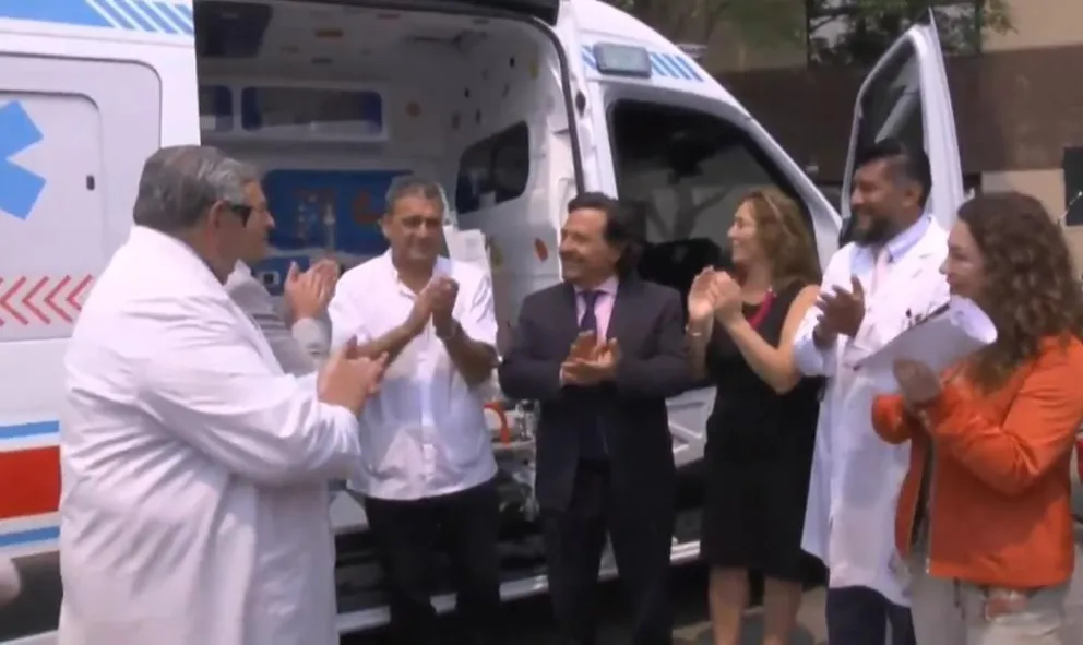 Gustavo Sáenz formalizó la entrega de más de 70 ambulancias