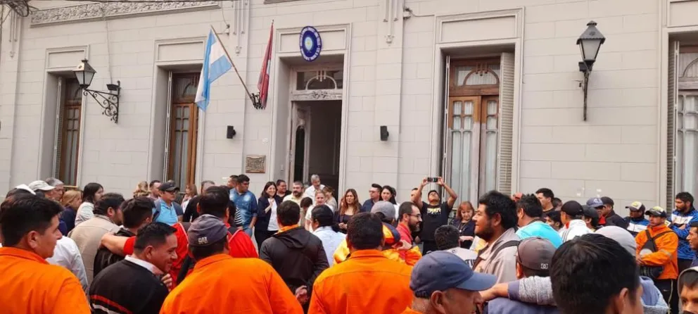 Se realizó una asamblea para destrabar el conflicto con los trabajadores de vialidad