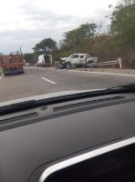 Un accidente de película: una camioneta volcó en un importante acceso