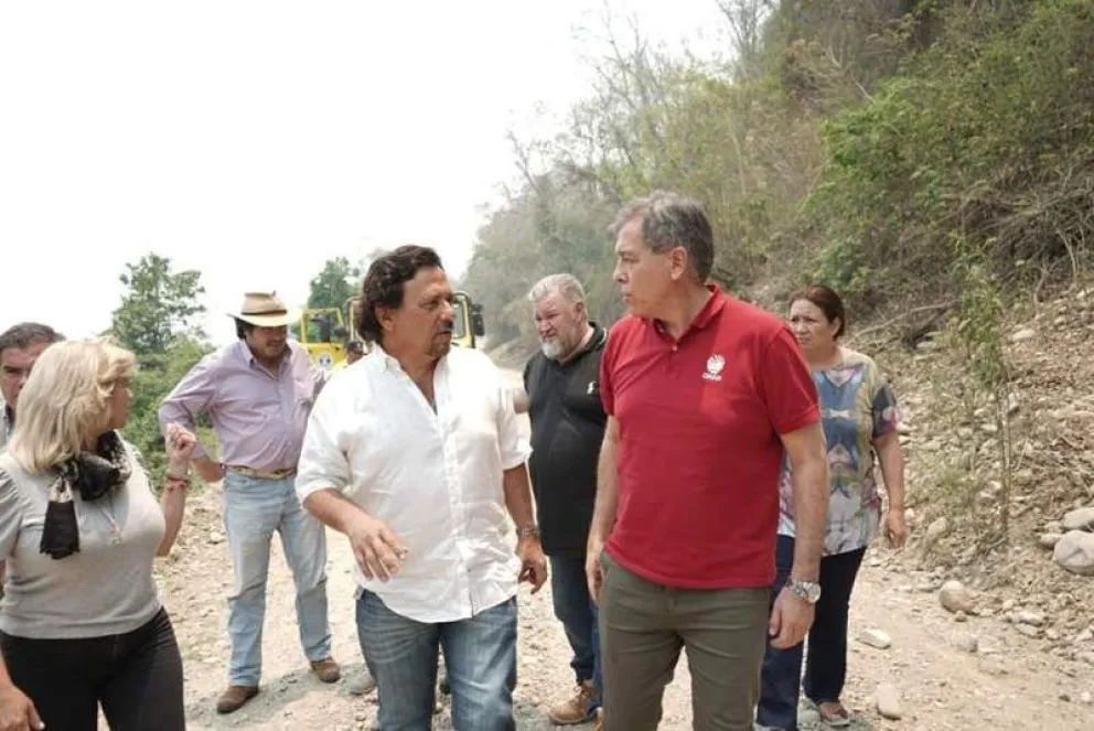 Gustavo Sáenz respondió a quienes lo critican: "Que vayan a California y les expliquen cómo apagar el fuego"