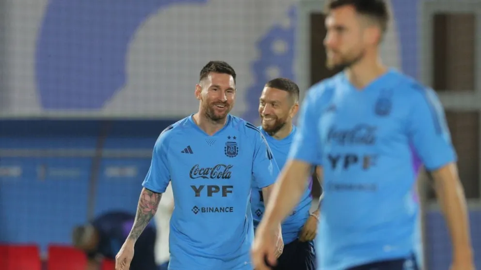 Pese a sus molestias físicas, Messi será titular el Sábado ante México