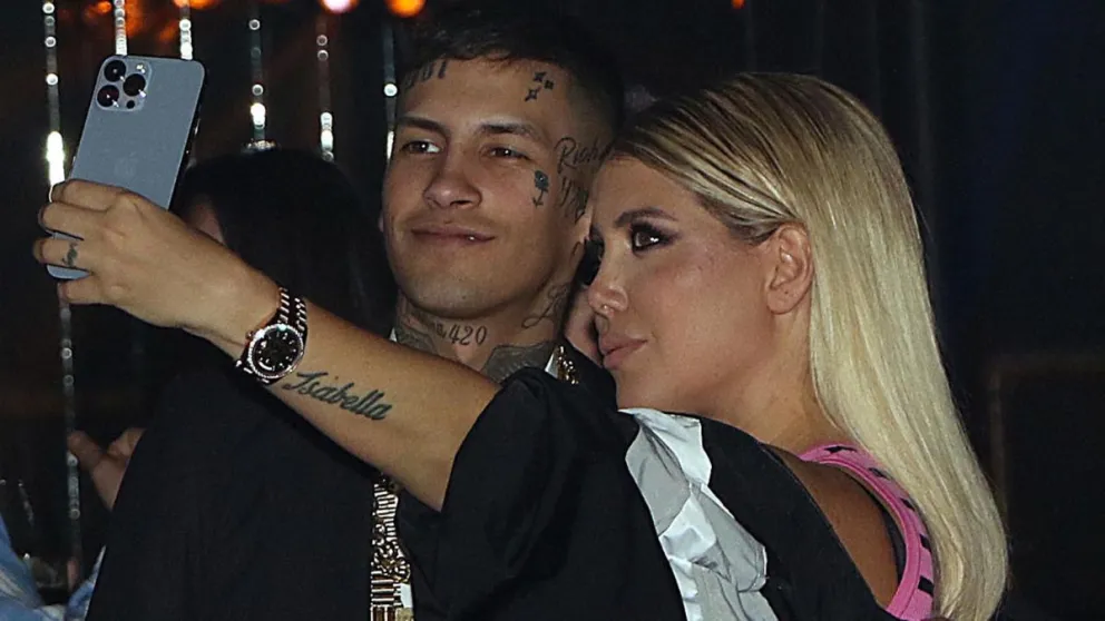 Mientras Mauro Icardi cuida a los hijos, Wanda Nara visitó la casa de L-Gante