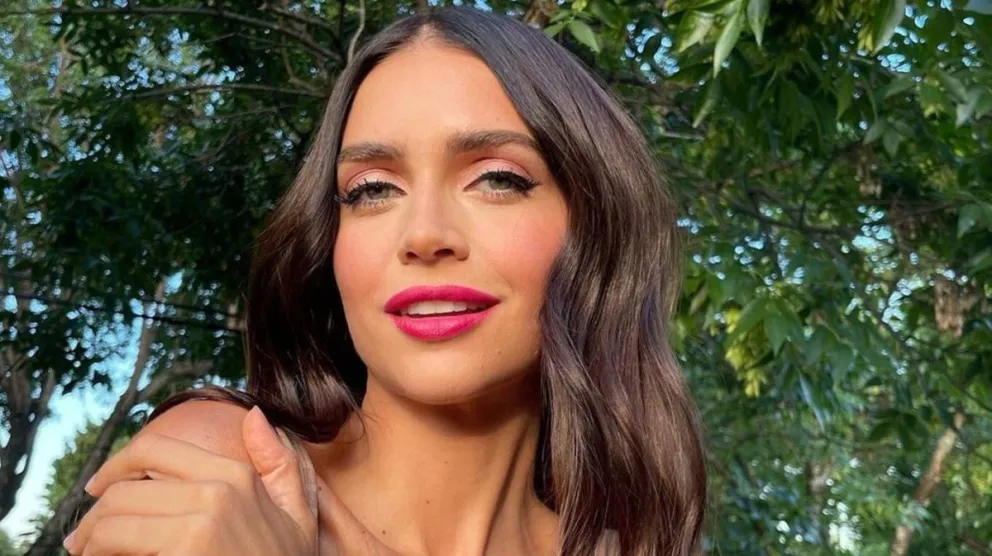 Zaira Nara encendió las redes al quitarse la parte de arriba del bikini