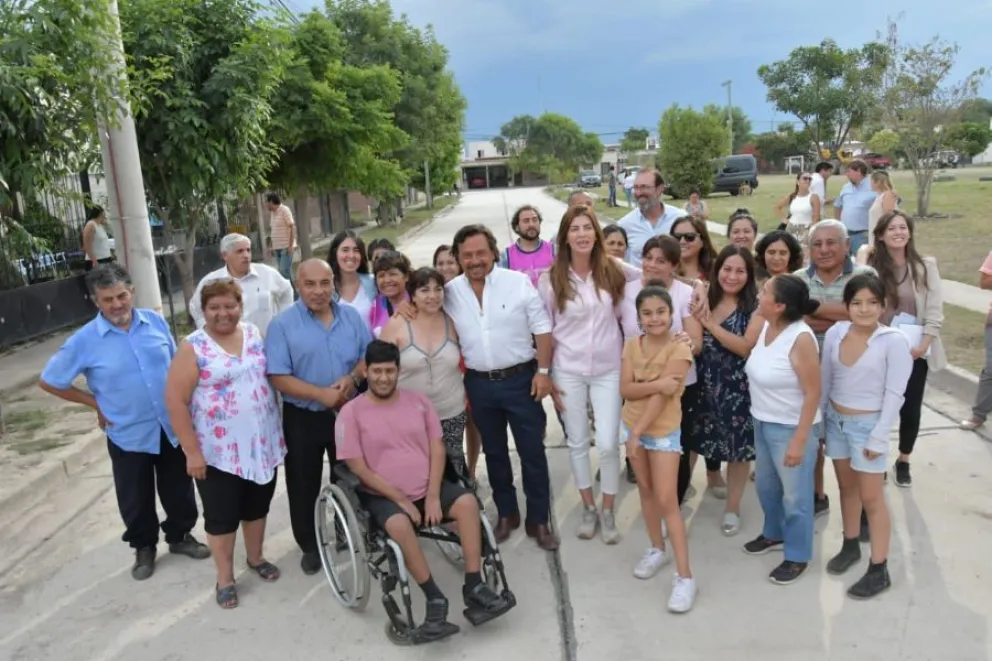 El gobernador Gustavo Sáenz junto a Bettina Romero supervisaron el avance de obras en la Capital