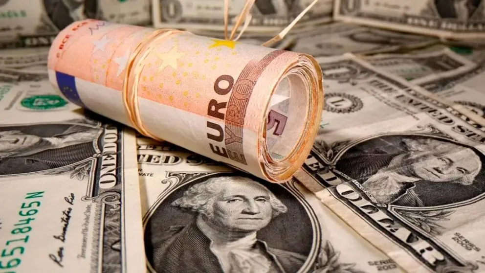 El dólar blue cerró a unos $315 para la venta y ya es muy complicado conseguir esta moneda 