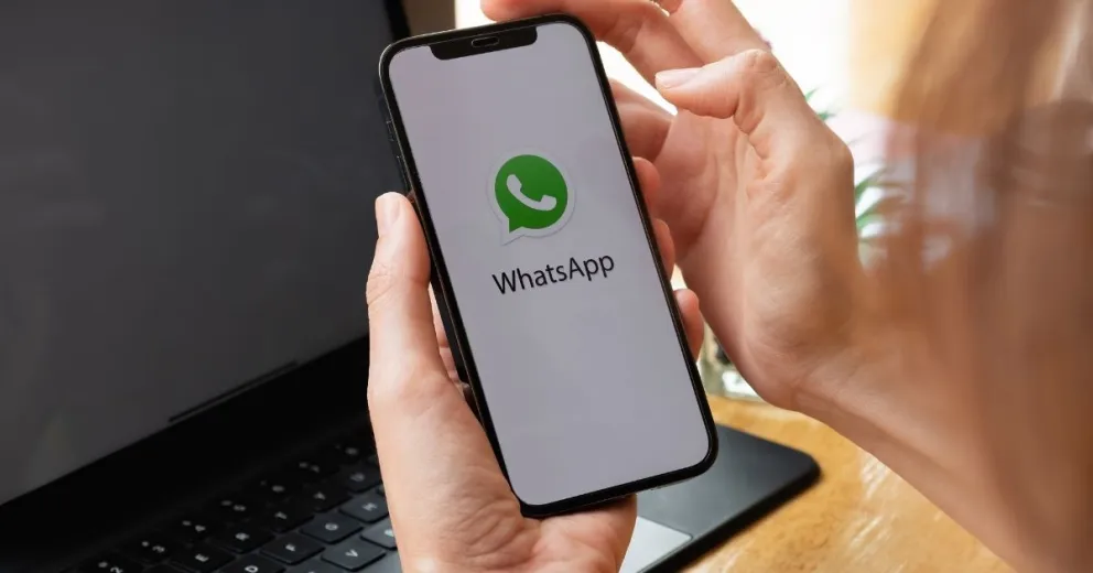 Atención: esta es la imperdible técnica de WhatsApp para escribir con letras de colores