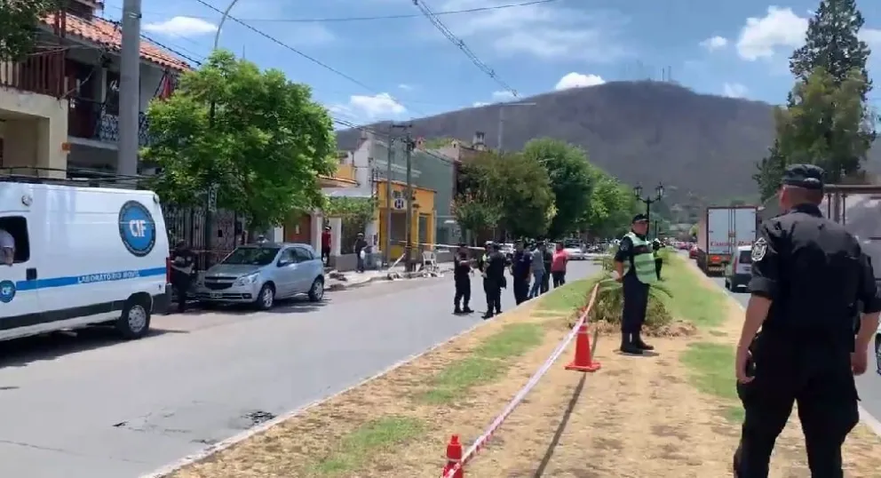 Persona hallada sin vida en el macrocentro: “Vecinos vieron manchas de sangre en la puerta del inmueble”