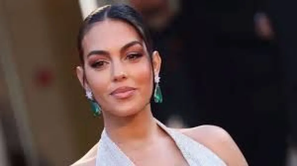 |Mundial Qatar| Con un look canchero y llamativo, Georgina Rodríguez y sus hijos, alentaron a Cristiano Ronaldo