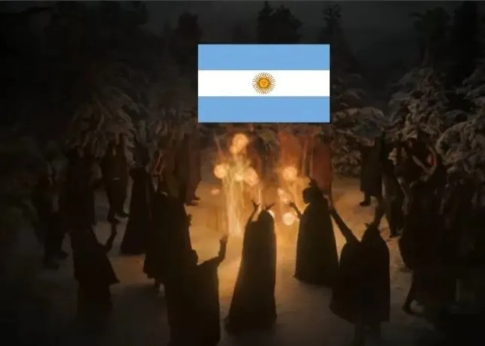 Un diario australiano incitó a sus lectores a pinchar un "muñeco vudú" de Messi, pero las brujas argentinas triunfaron