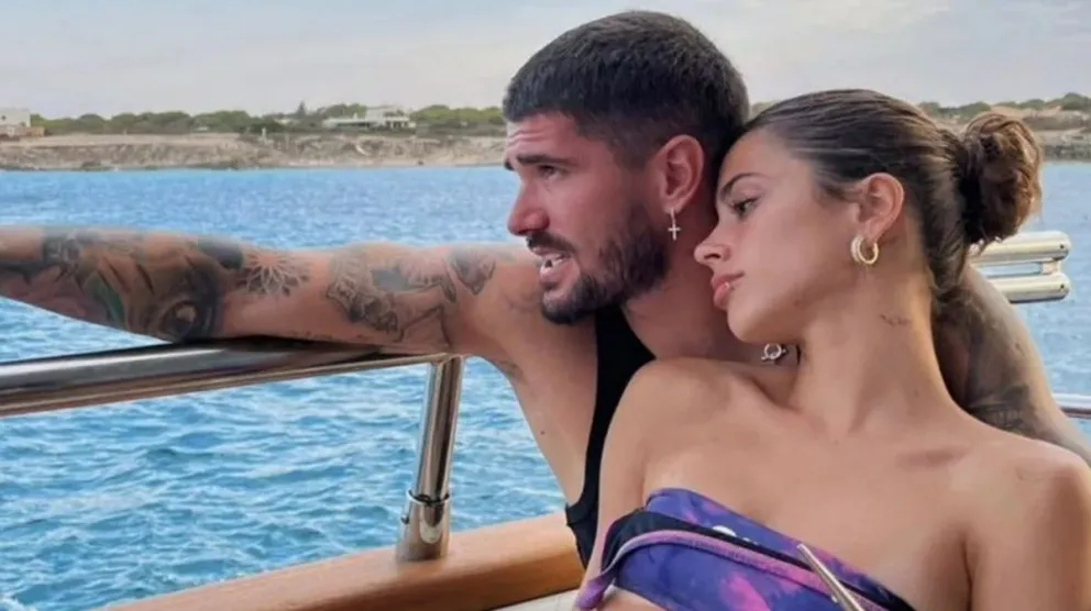 Tini Stoessel abandona Qatar: ¿se terminó la cábala de Rodrigo De Paul?