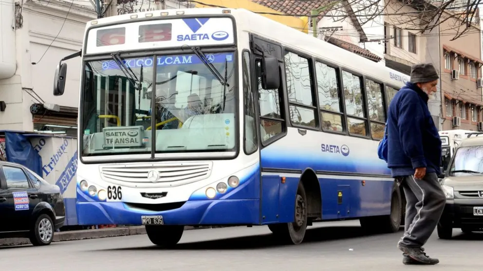 Un colectivo de SAETA quedó varado en un punto estratégico de la ciudad: los motivos