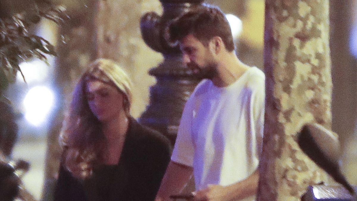 GERARD PIQU&Eacute; Y CLARA CH&Iacute;A MART&Iacute;