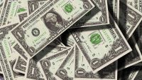 ¡No tiene freno!: el dólar blue aumentó varios centavos este miércoles y hay mucha preocupación