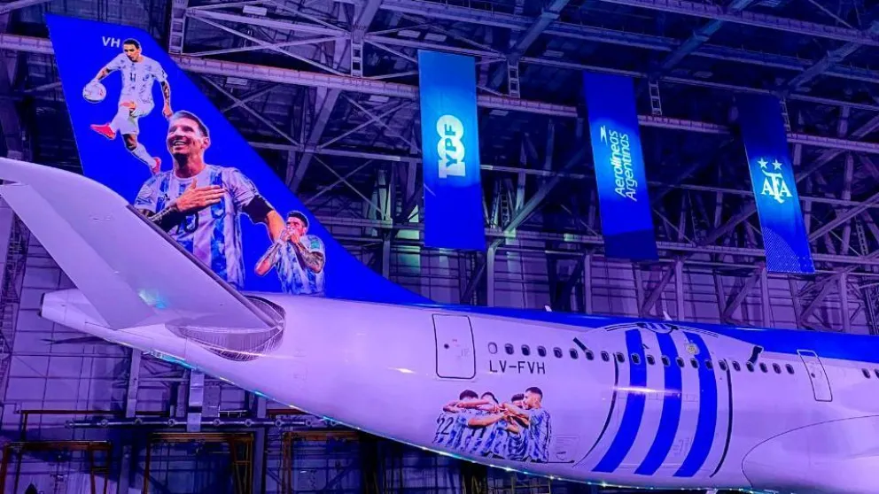 Locura mundialista: Aerolíneas Argentinas agotó un vuelo a Qatar en 30 minutos y programó otra salida