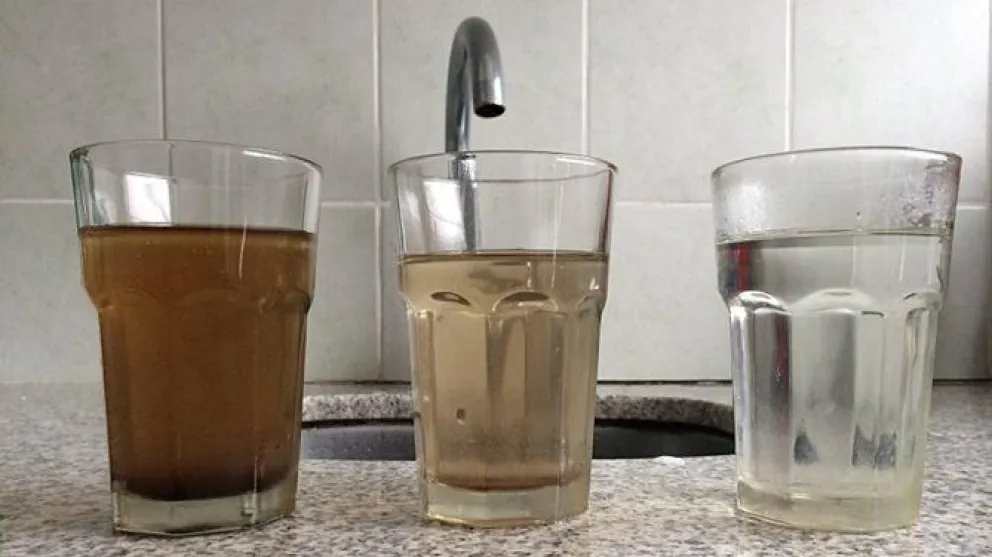 Para García Salado el agua "chocolatosa" se "puede consumir": "No significa que porque sea turbia no es apta"