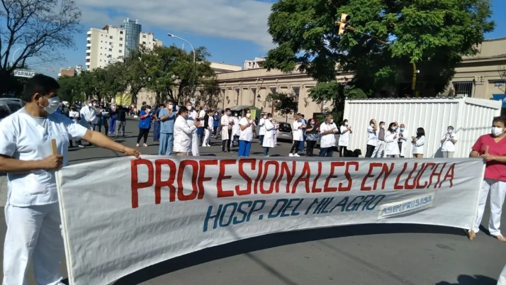 Médicos autoconvocados confirmaron una movilización para mañana y un paro de 72 horas